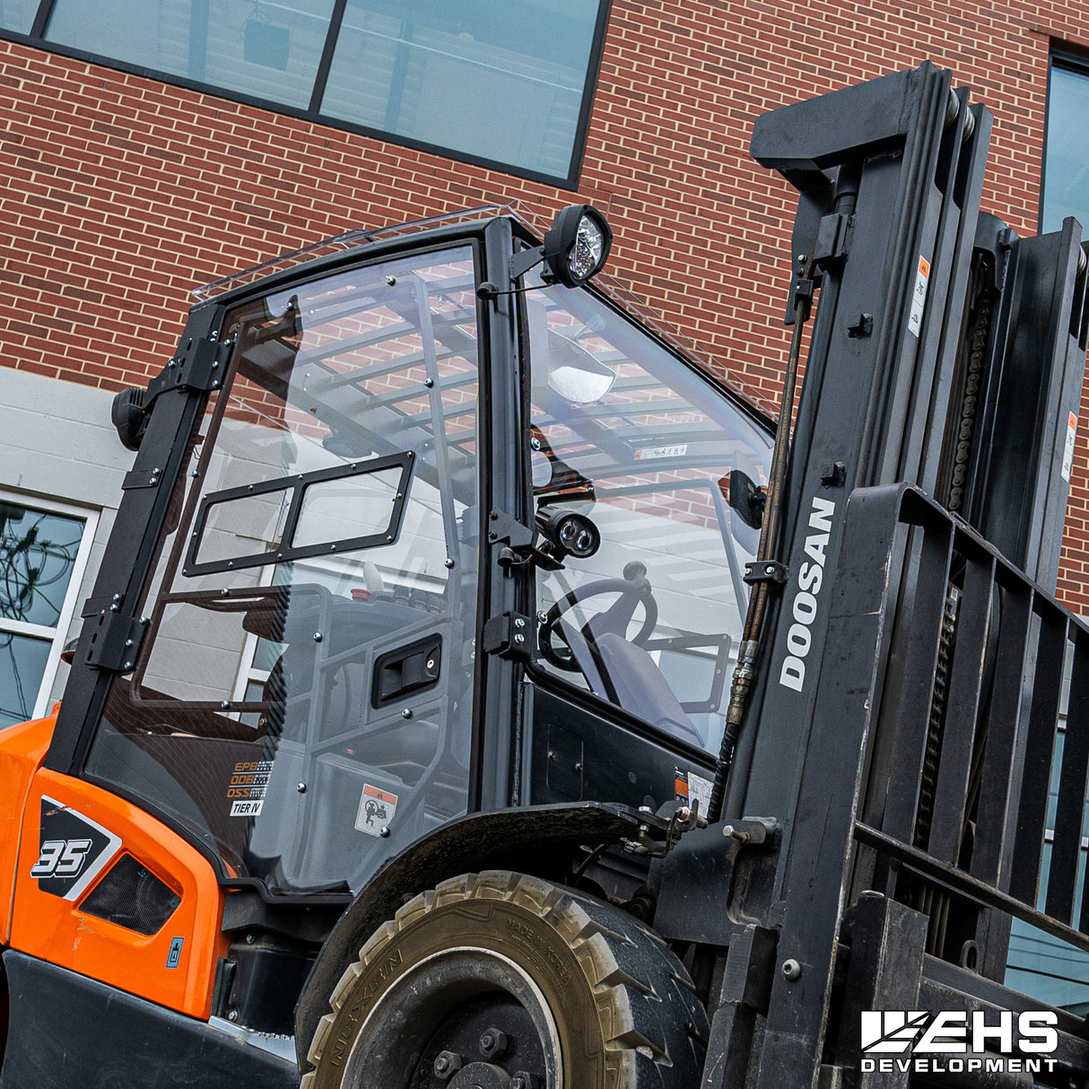 Polycarbonate Windshield For Doosan Forklifts